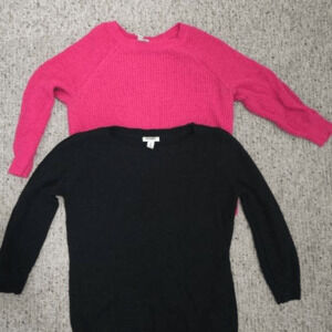 Bundle of 2 Old Navy Sweaters Size M